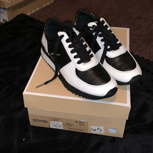 michael kors sling bag for men